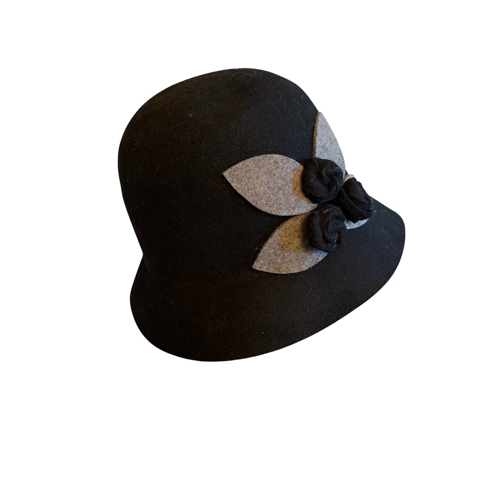 New York & Company Cloche Hat Black 100% Wool Felt Rosette Leaf Accent Vintage